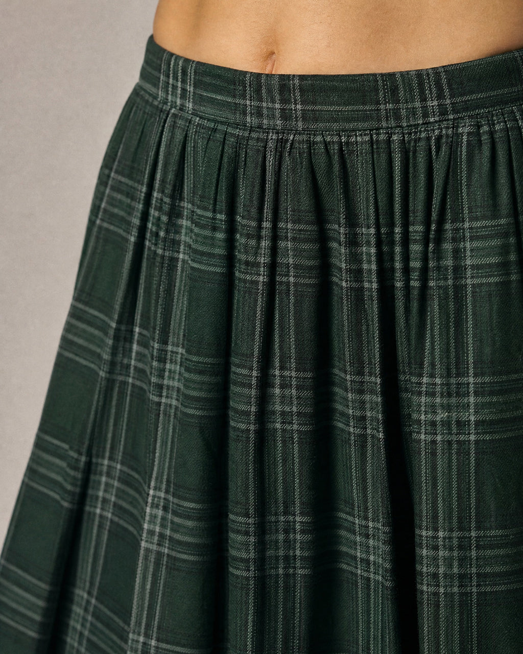 Women's Plaid Pleated Maxi Skirt detail | Belmorne