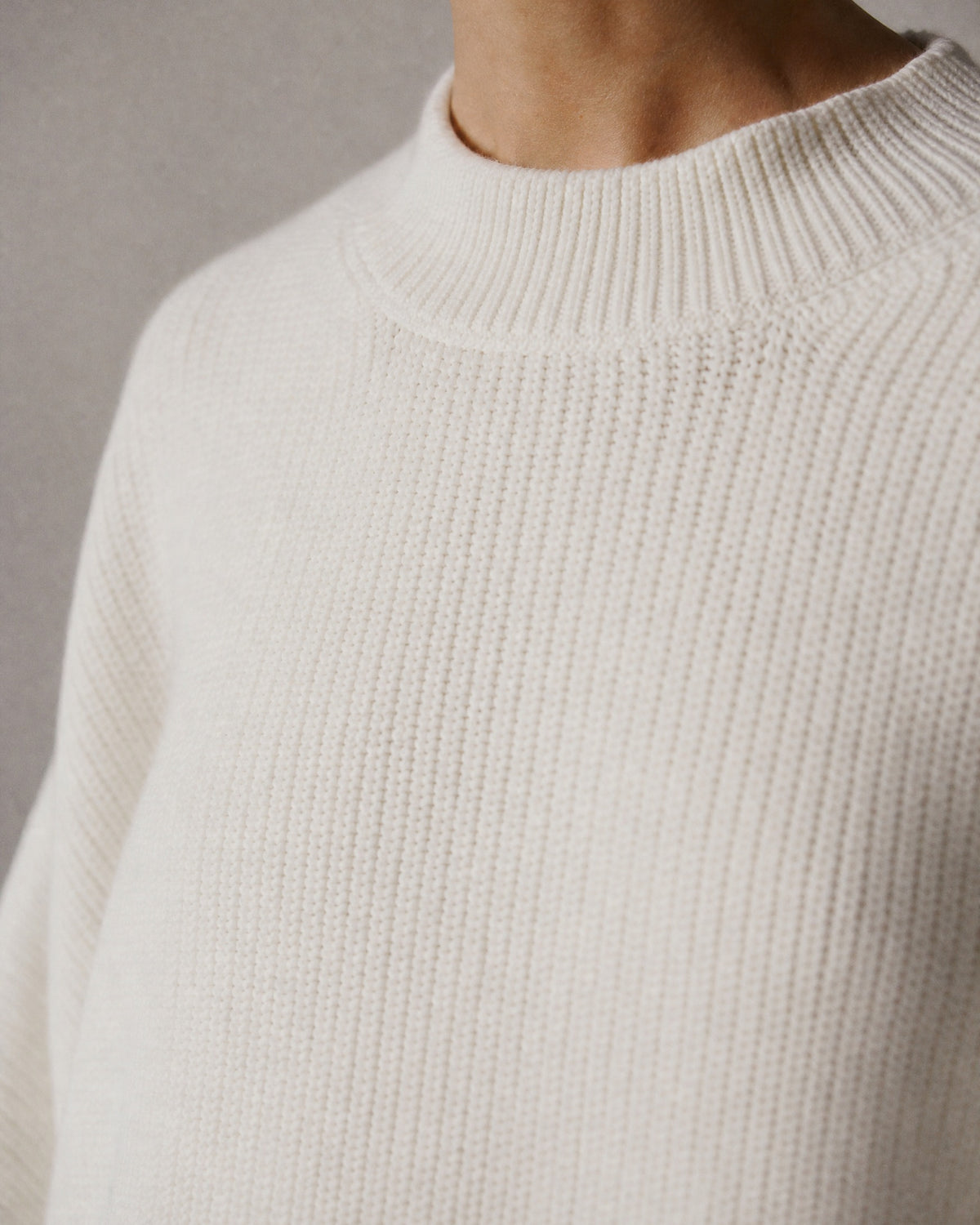 Women's Chunky-Knit Crew-Neck Sweater detail | Belmorne
