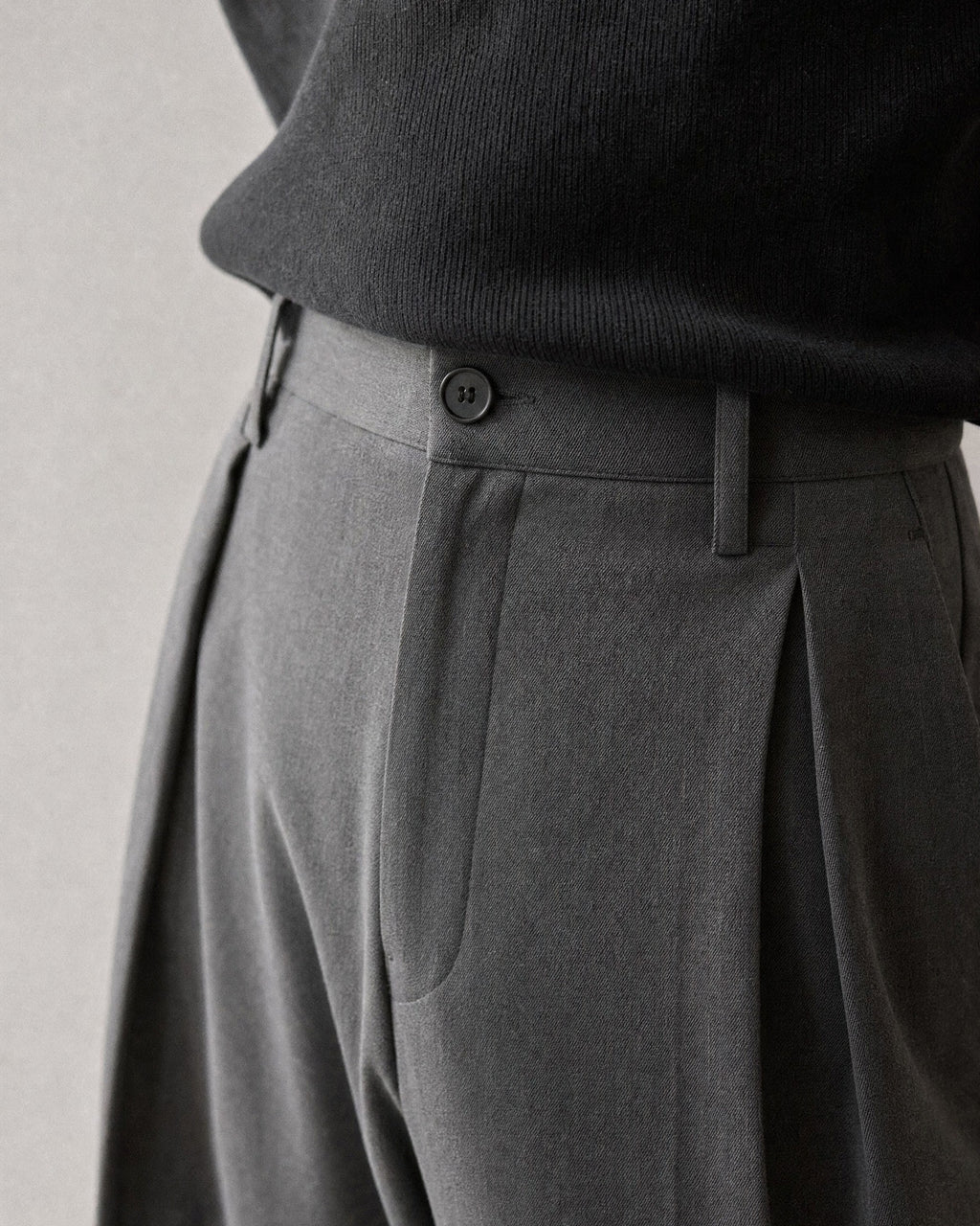 Men's Pleated Tailored Trousers detail | Belmorne