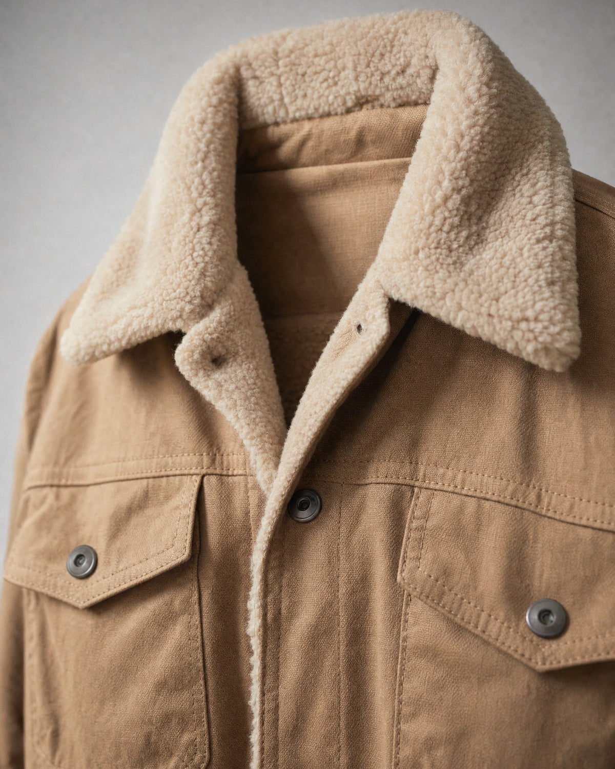 Men's Sherpa-Lined Trucker Jacket detail | Belmorne