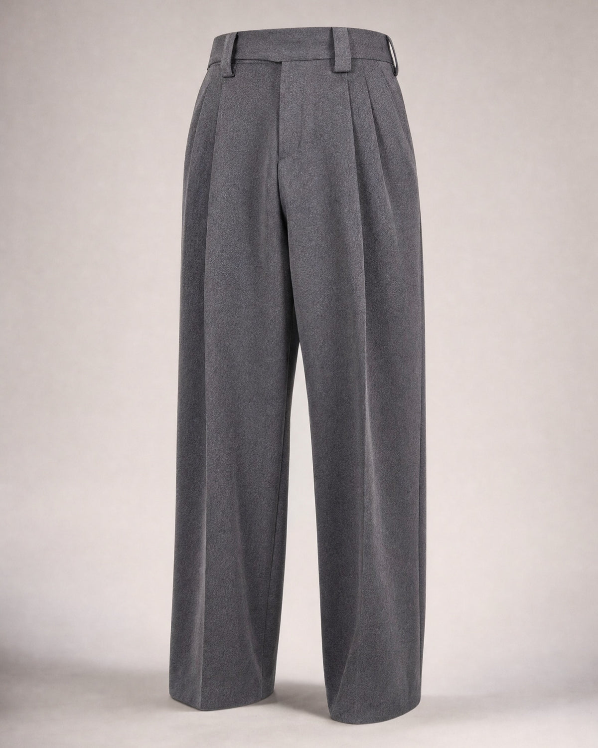 Men's Herringbone Pleated Trousers in Dark Grey | Belmorne
